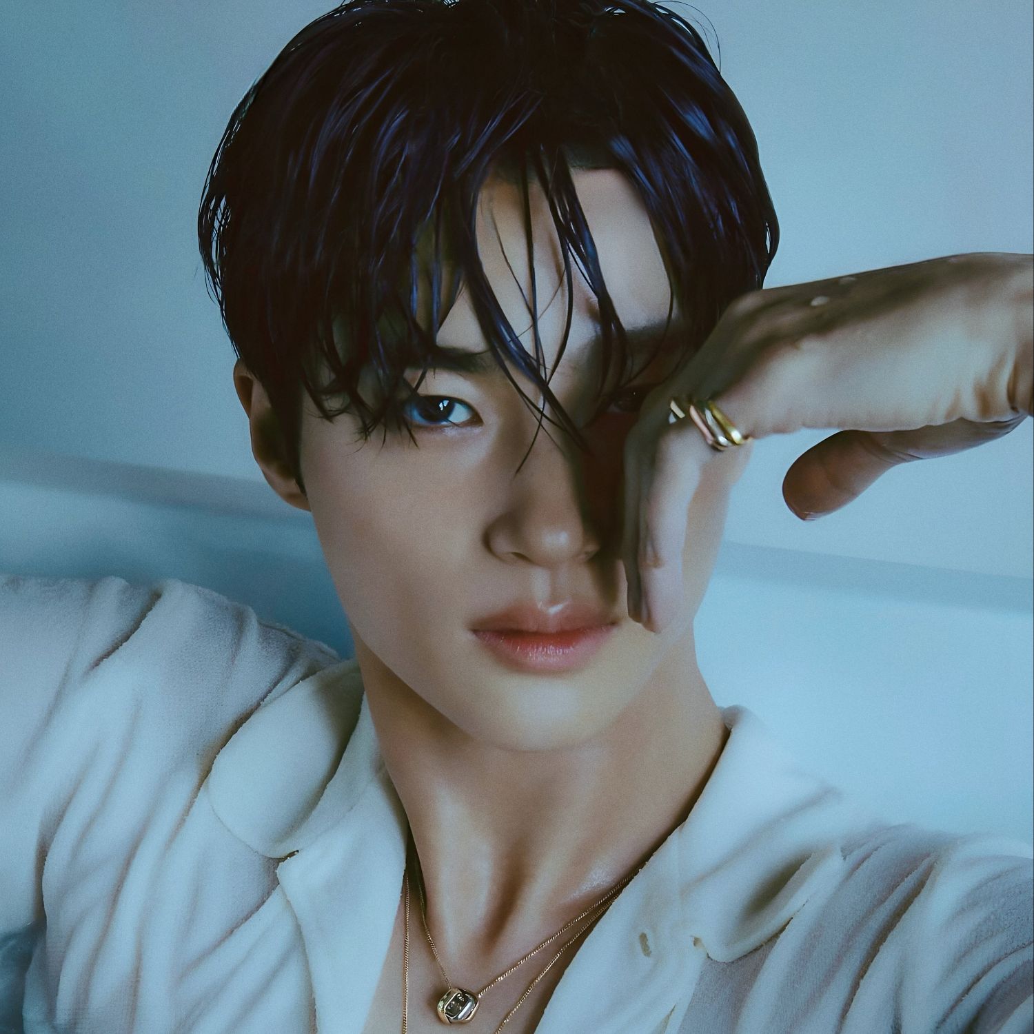 Behind-the-scenes cut of Byeon Wooseok