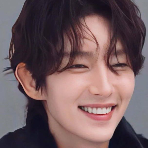 A moment captured by a fan of Lee Joongi