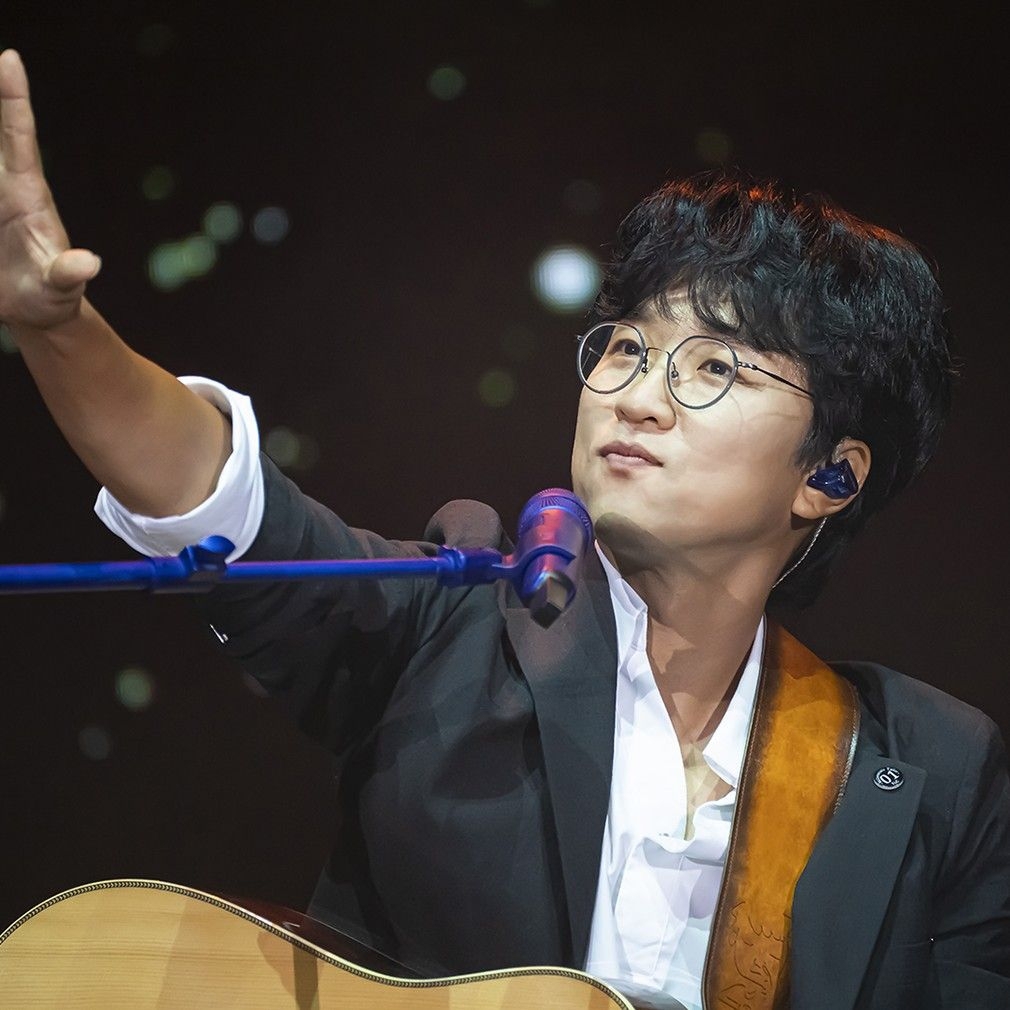 A moment captured by a fan of Bak Changgeun