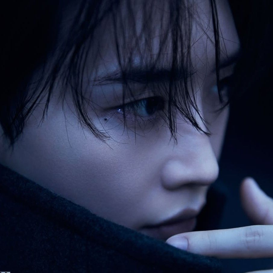A moment captured by a fan of Lee Jongsuk