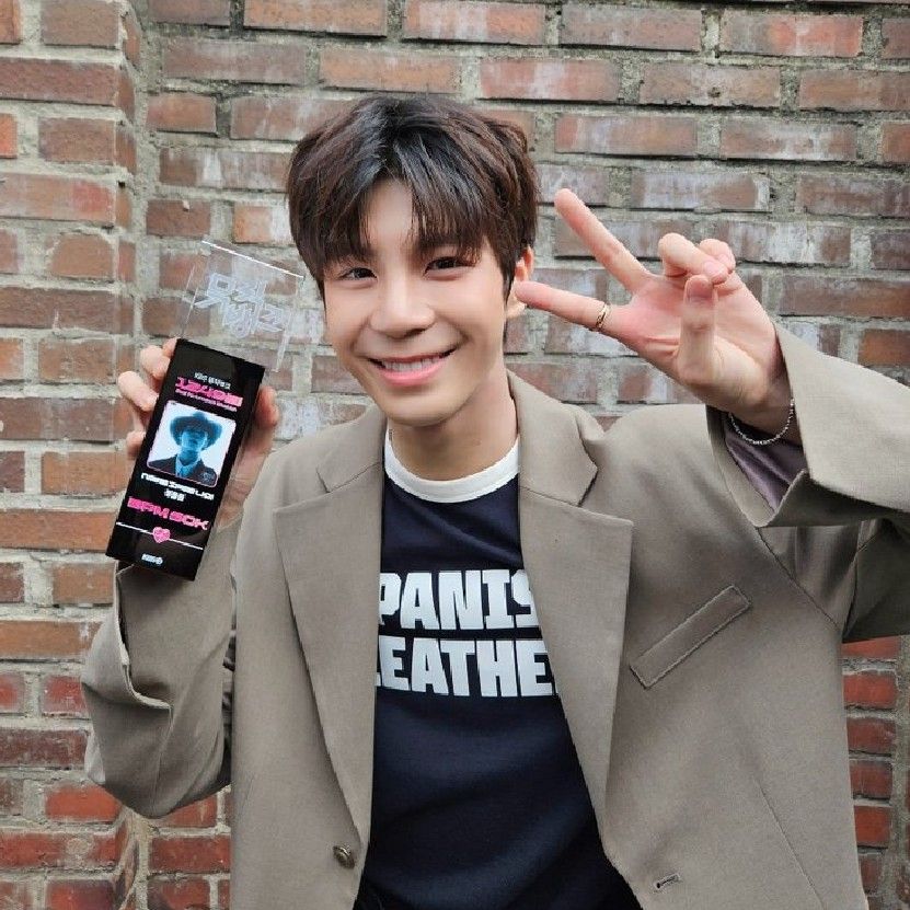 A moment captured by a fan of Jeong Dongwon