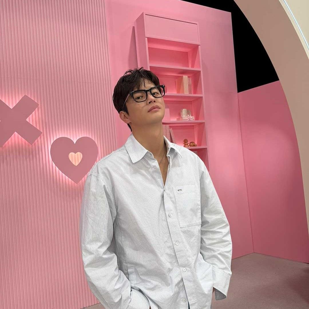 Recent activity shot of Seo Inguk