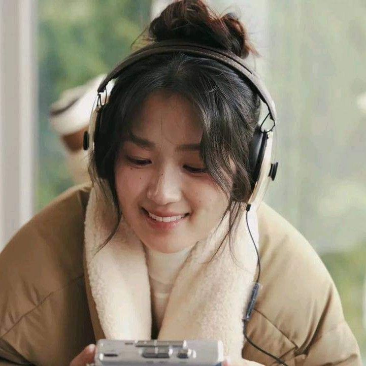 Latest photo of Kim Hyeyoon