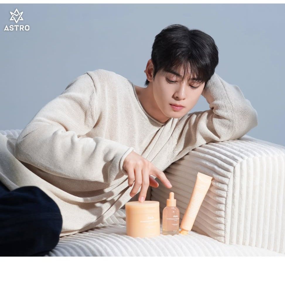 Recent activity shot of Cha Eunwoo