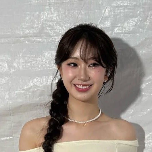 Momen yang diabadikan oleh penggemar Jeon Yujin