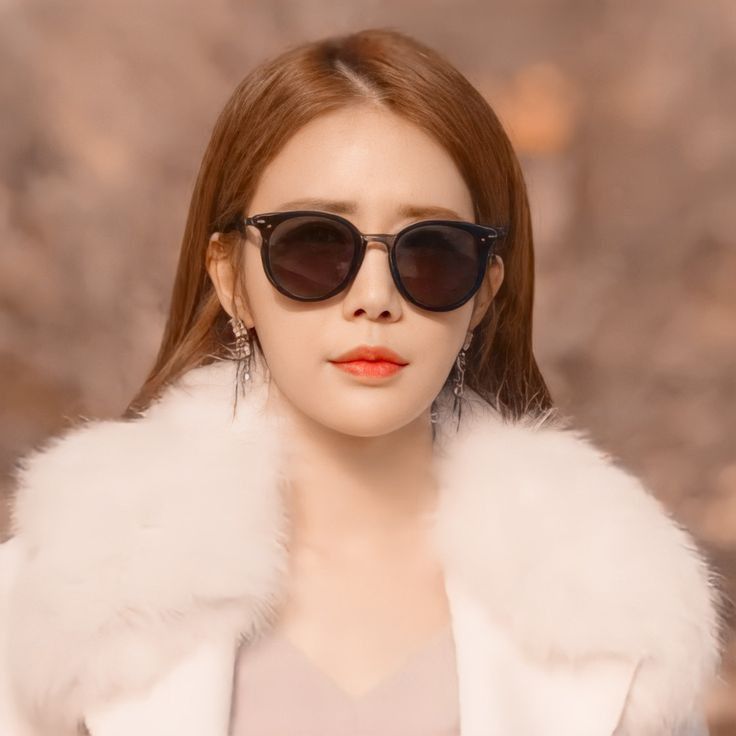 Behind-the-scenes cut of Yoo Inna