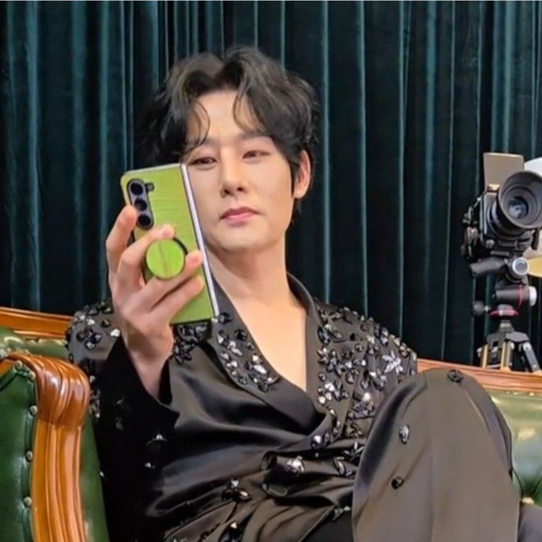 Behind-the-scenes cut of Kang Moonkyung