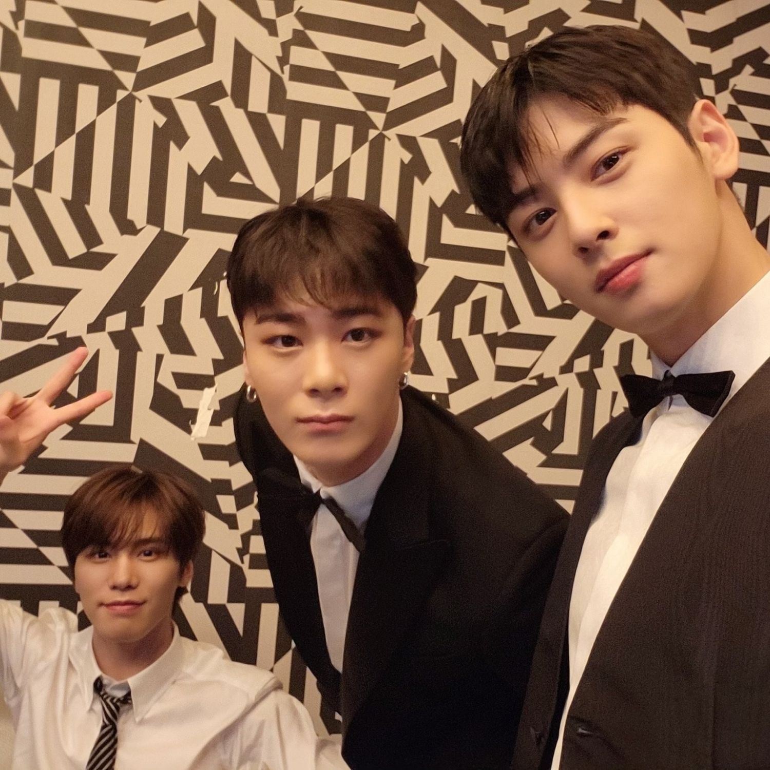 A moment captured by a fan of Cha Eunwoo