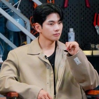 Behind-the-scenes cut of Lee Yikyung