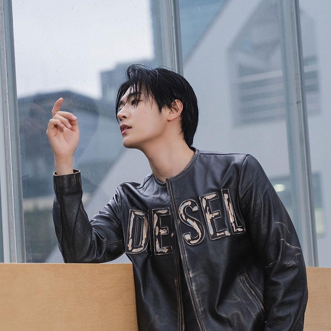 A moment captured by a fan of Park Seoham