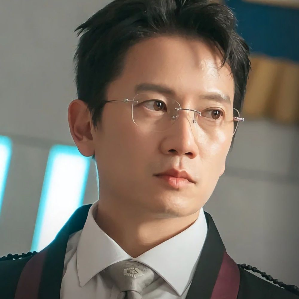 Latest photo of Ji Sung