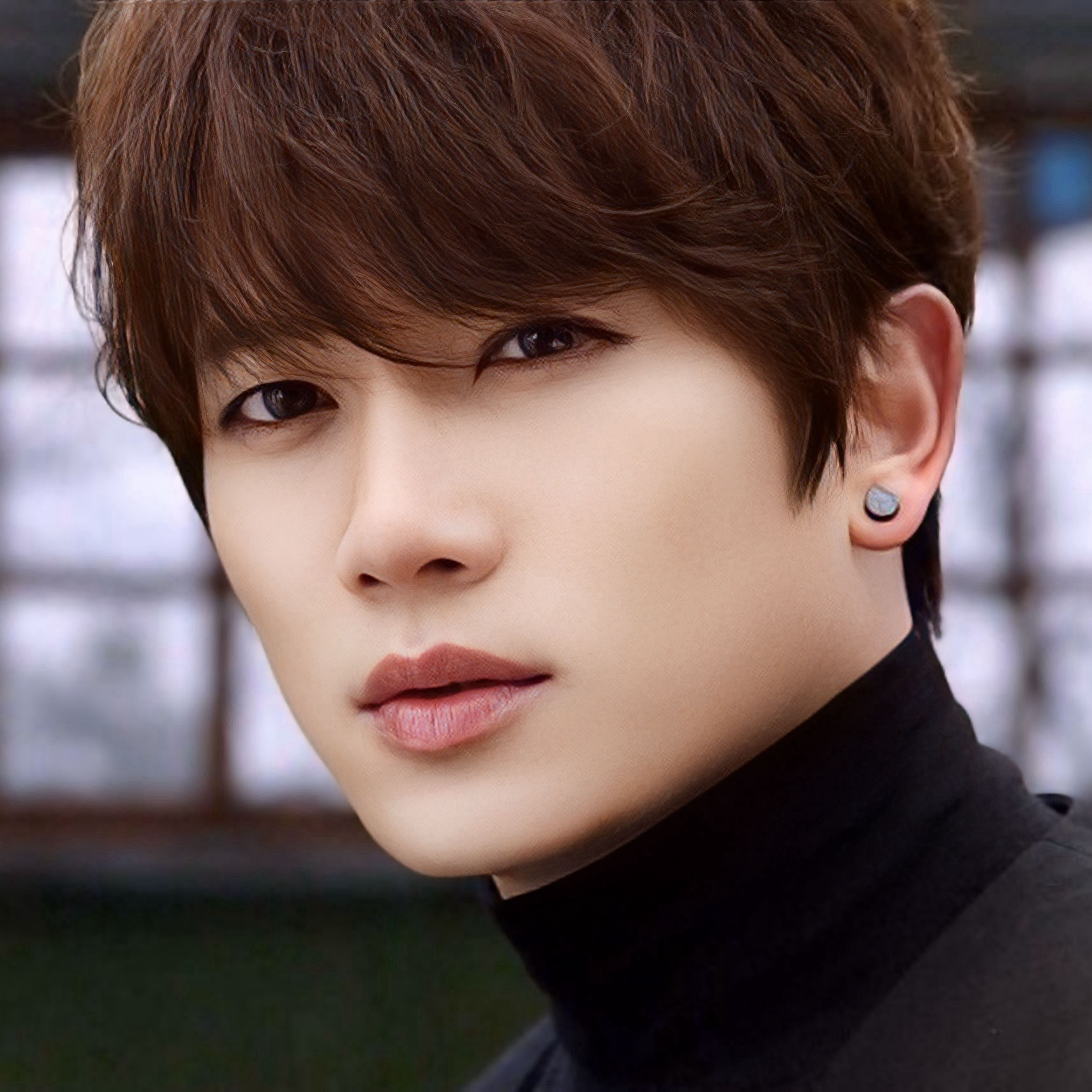 Behind-the-scenes cut of Ji Sung