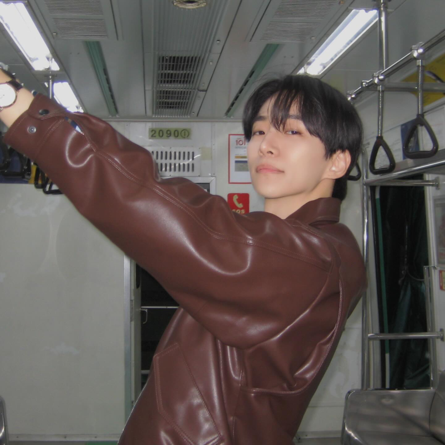 Behind-the-scenes cut of Lee Junho