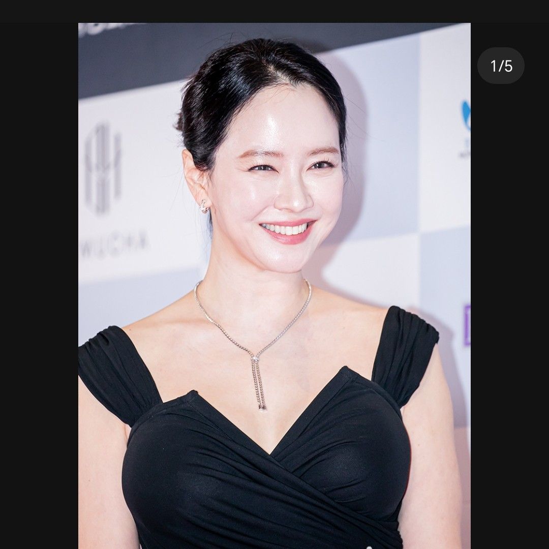 Momen yang diabadikan oleh penggemar Song Jihyo