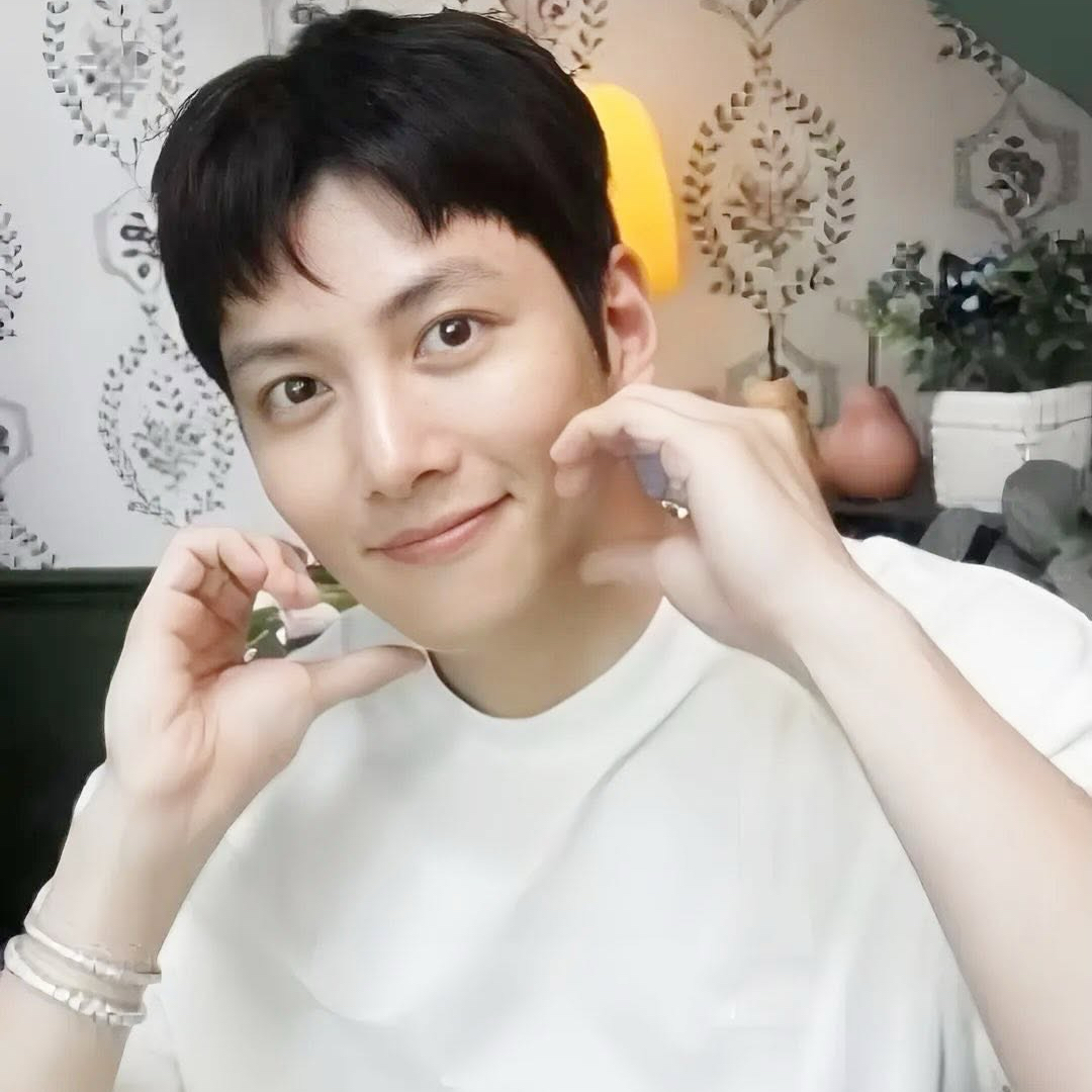Behind-the-scenes cut of Ji Changwook
