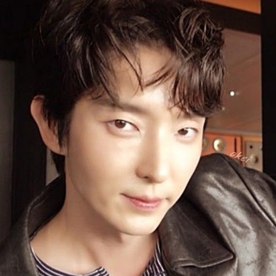 A moment captured by a fan of Lee Joongi