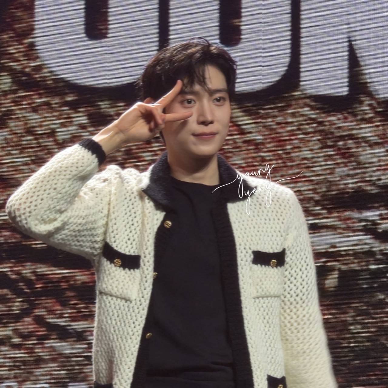Behind-the-scenes cut of Kim Youngdae