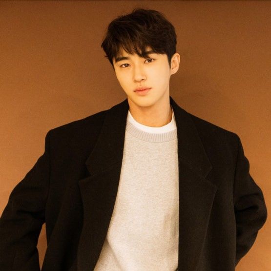 Behind-the-scenes cut of Byeon Wooseok