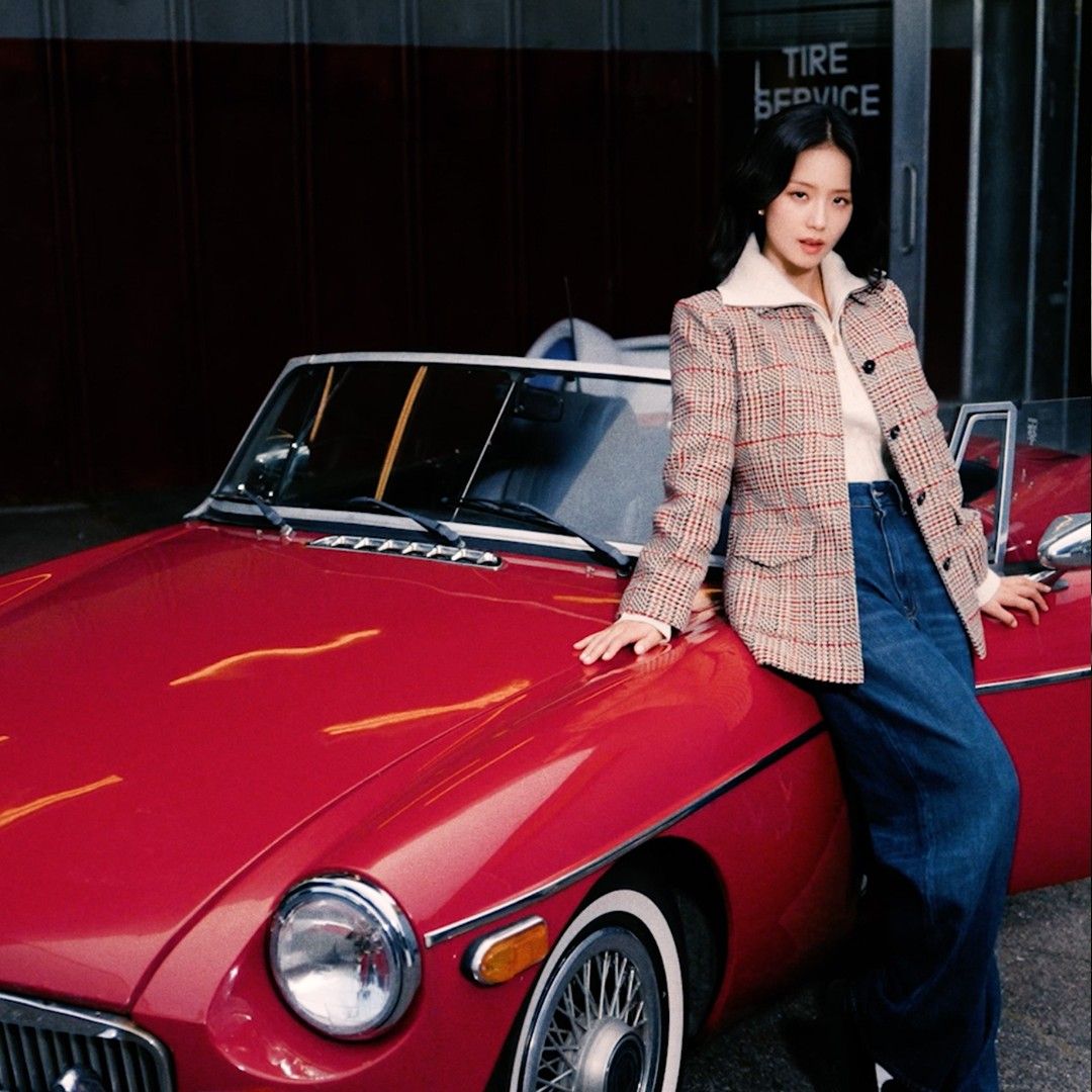 Recent activity shot of Jisoo (1995)