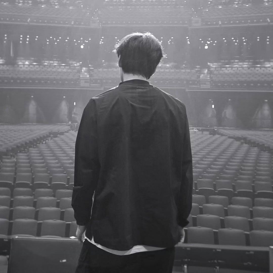 Behind-the-scenes cut of Ji Changwook