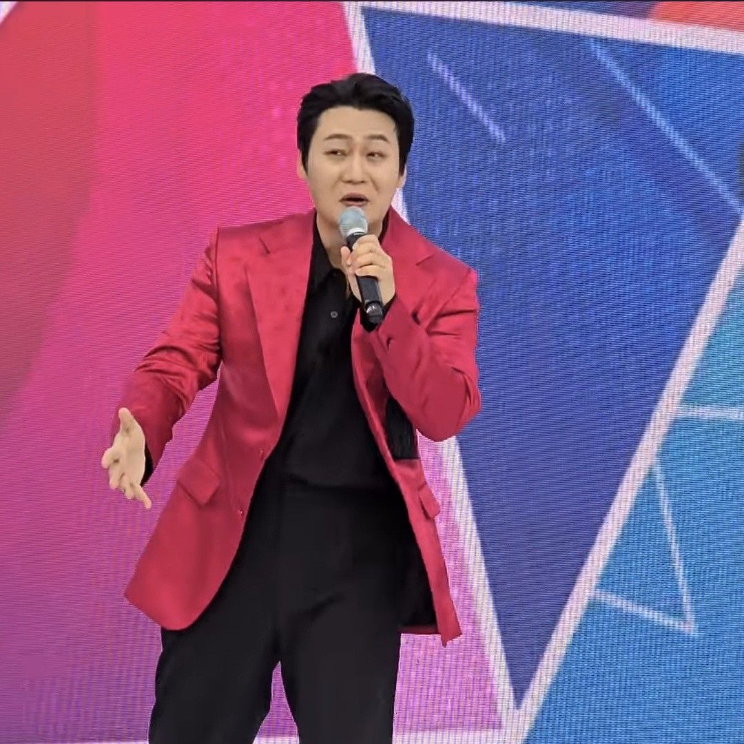 Behind-the-scenes cut of Min Soohyun