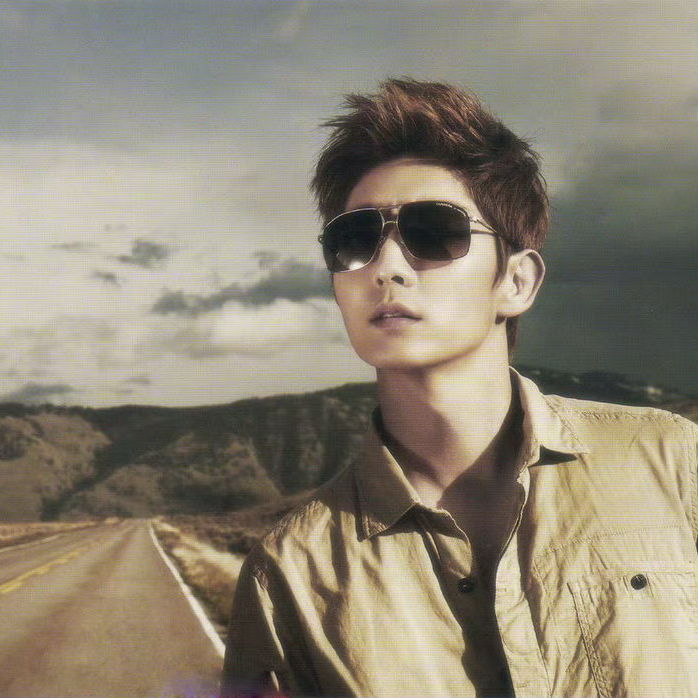 A moment captured by a fan of Lee Joongi
