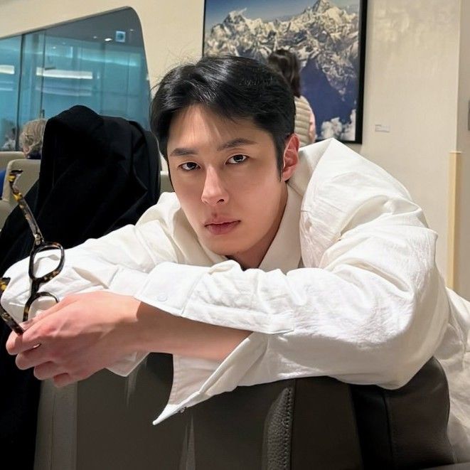 Recent activity shot of Lee Jaewook