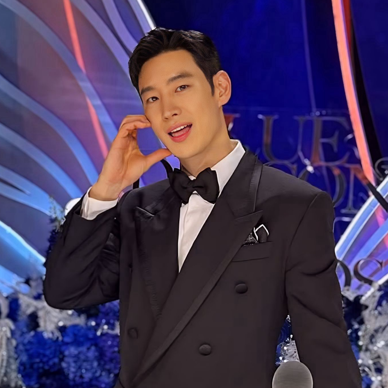 Behind-the-scenes cut of Lee Jaehoon