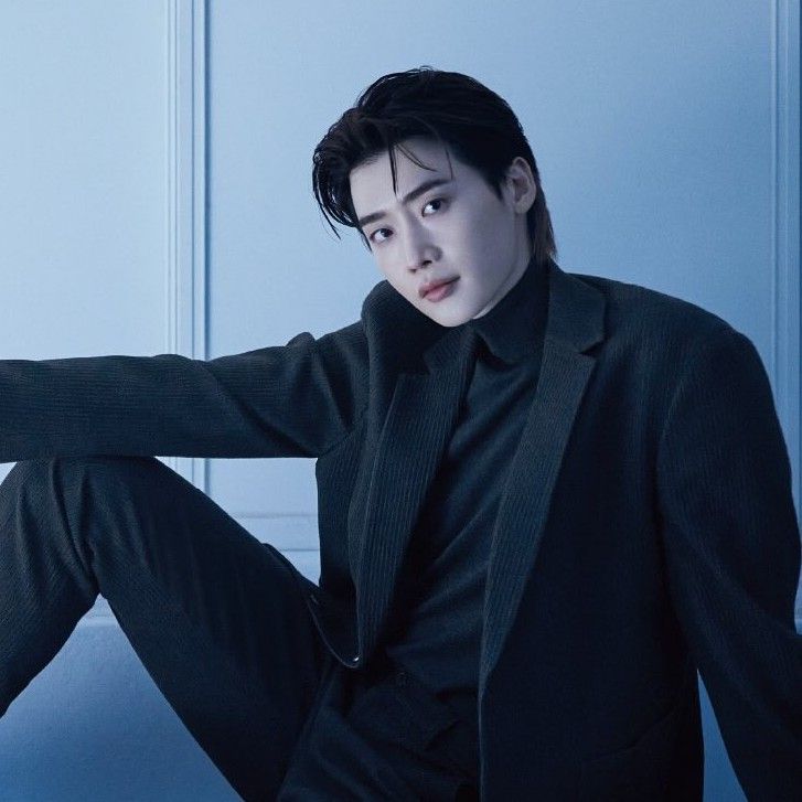 Recent activity shot of Lee Jongsuk