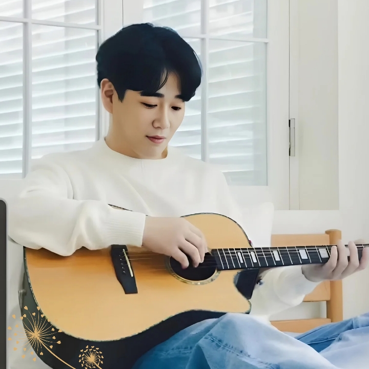 Recent activity shot of Hwang Youngwoong