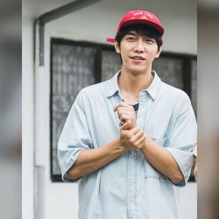 Recent activity shot of Lee Seunggi
