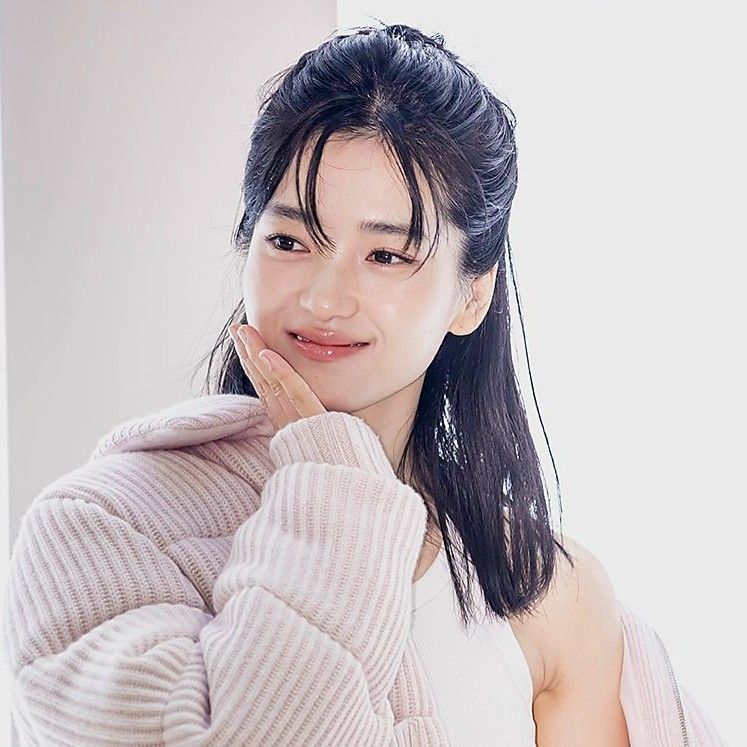 Behind-the-scenes cut of Kim Taeri