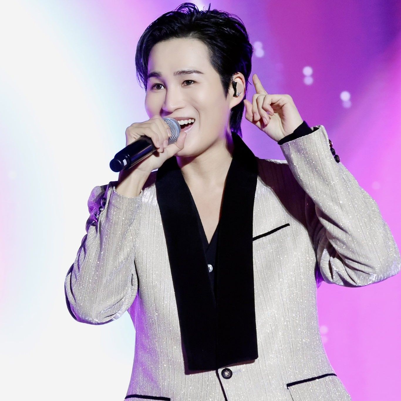 김희재의 비하인드 컷