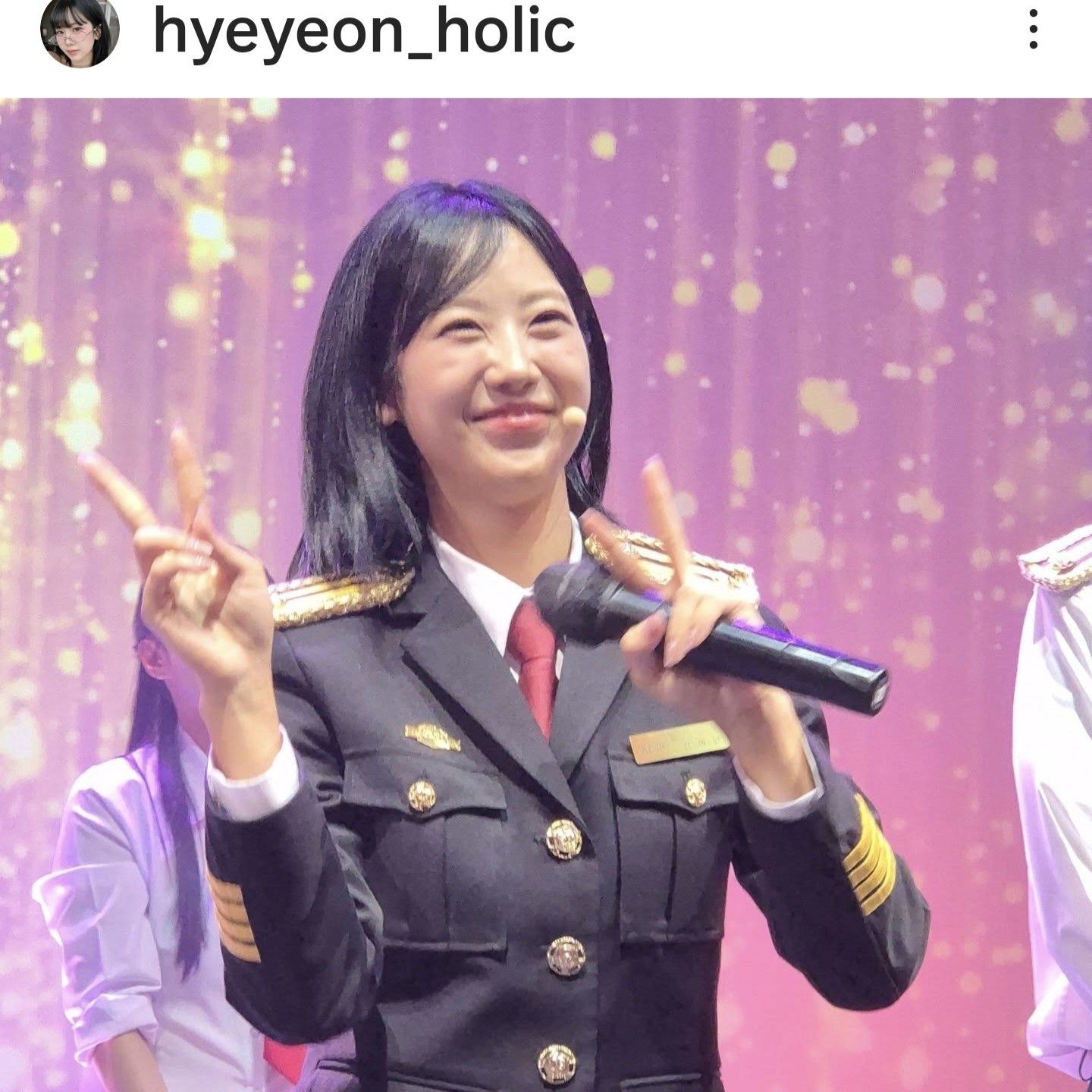 Behind-the-scenes cut of Kang Hyeyeon