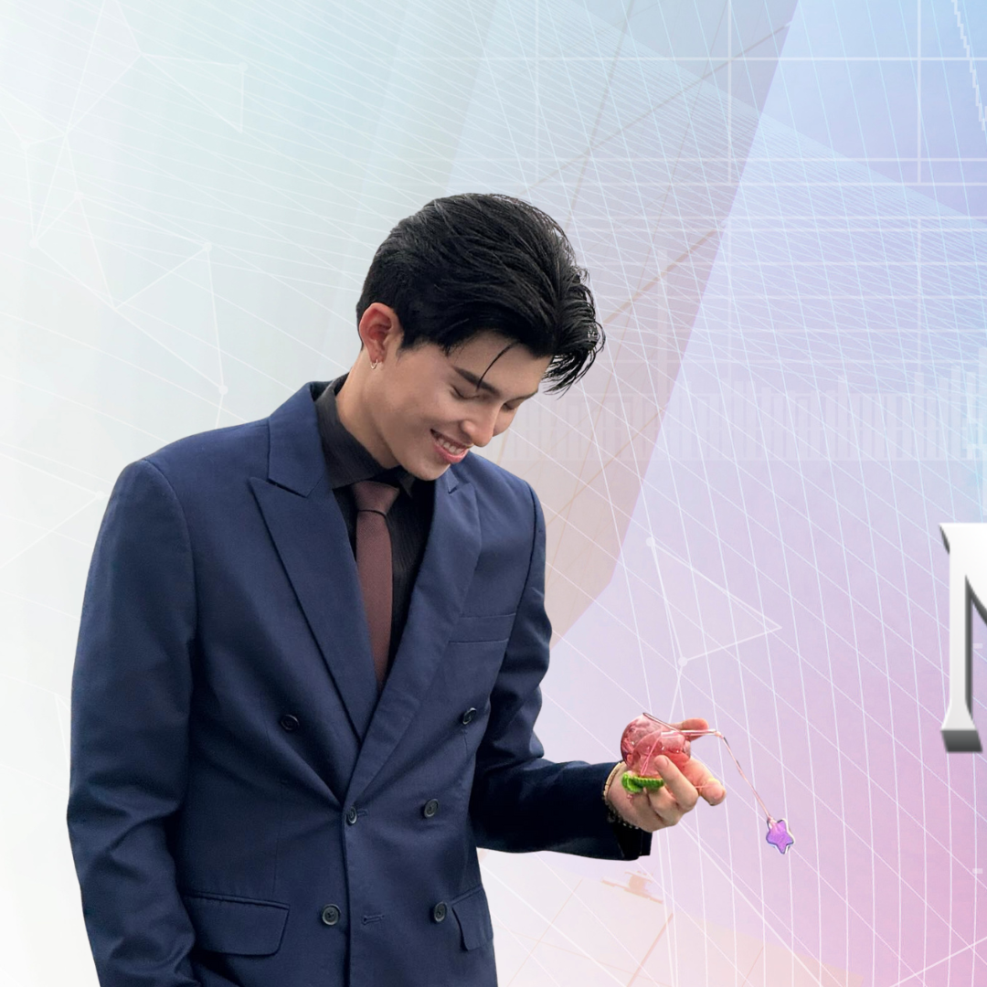 A moment captured by a fan of Pond Naravit Lertratkosum