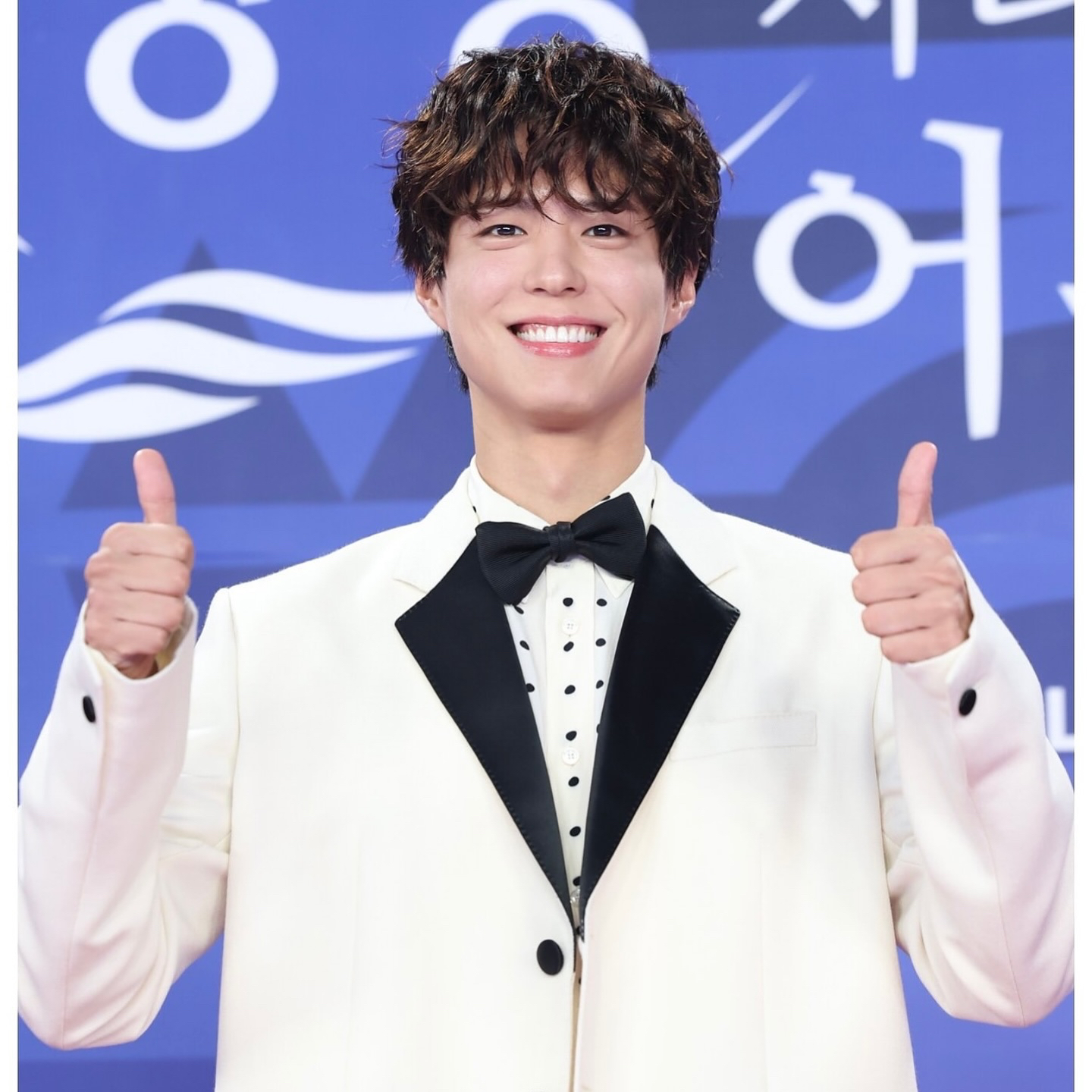 A moment captured by a fan of Park Bogum