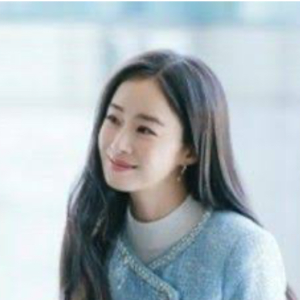 Latest photo of Kim Taehee