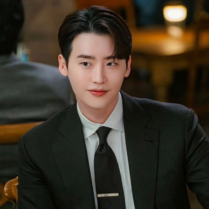 A moment captured by a fan of Lee Jongsuk