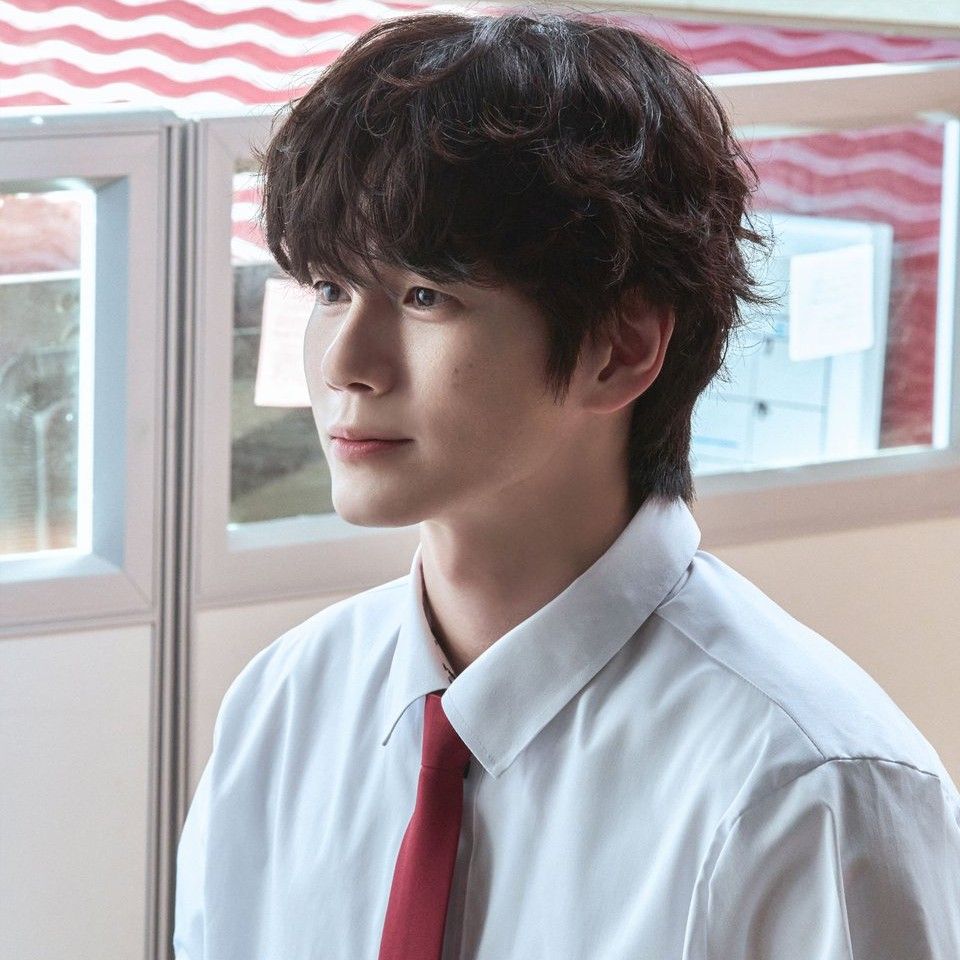 粉丝拍下的邕圣祐瞬间