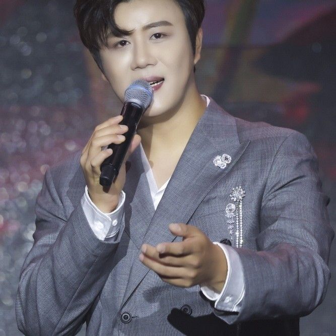 Recent activity shot of Jin Haesung