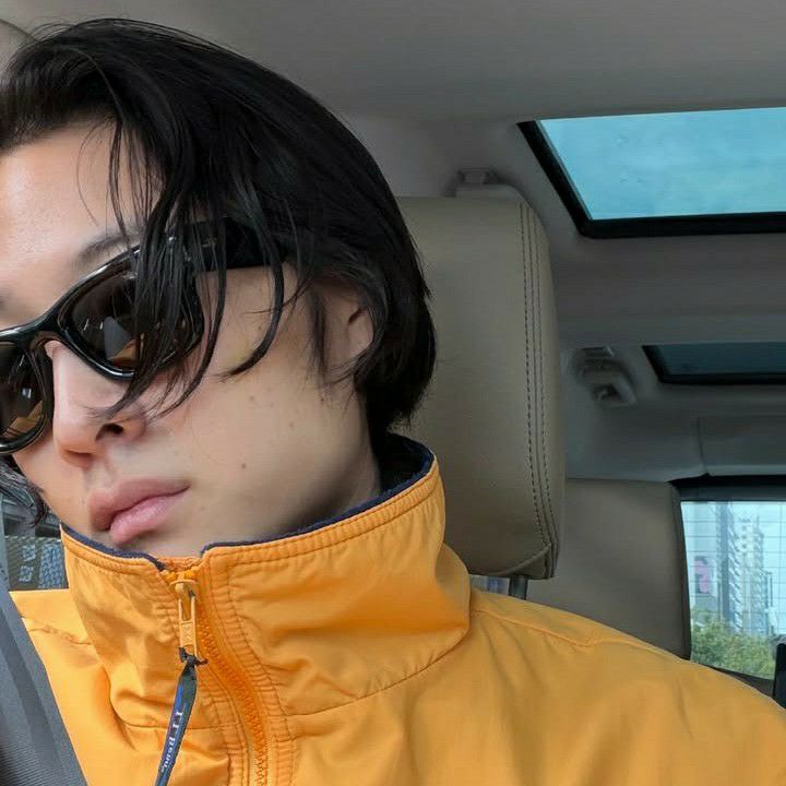 Behind-the-scenes cut of Lee Jongwon