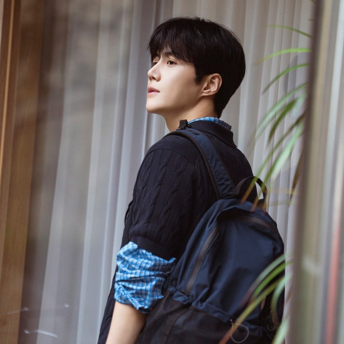 Behind-the-scenes cut of Kim Seonho