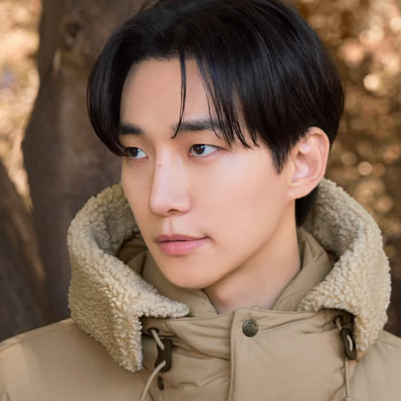 イ・ジュノの最近の活動ショット