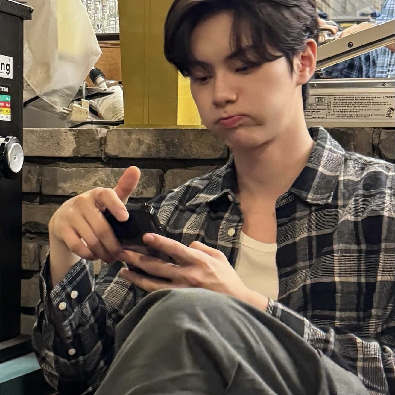 Behind-the-scenes cut of Lee Chaemin