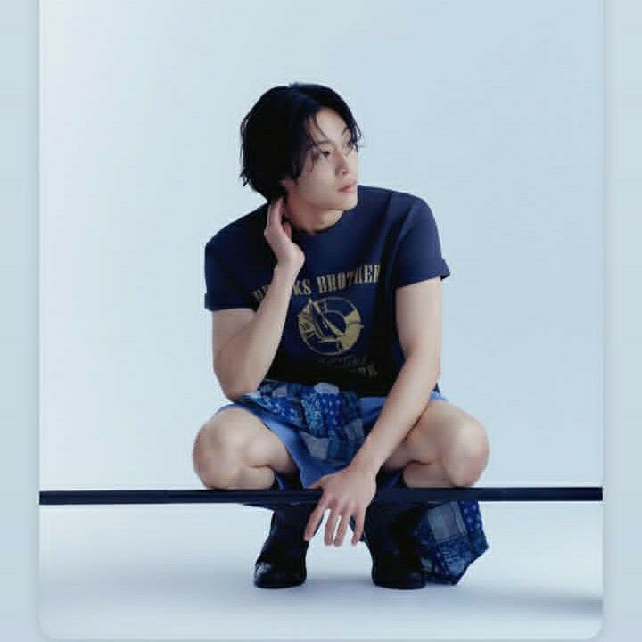 Behind-the-scenes cut of Lee Jongwon