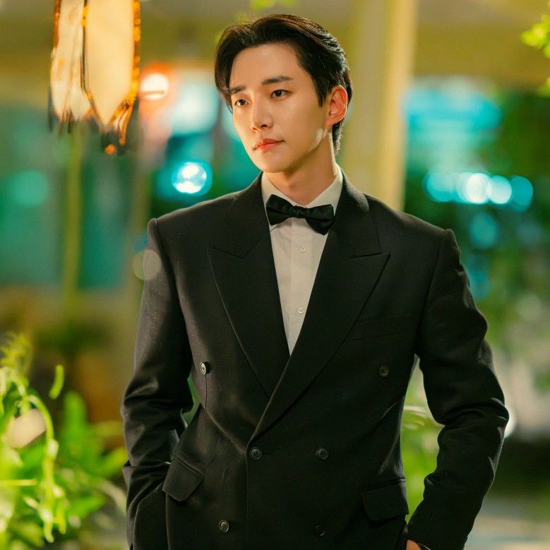 イ・ジュノのビハインドカット