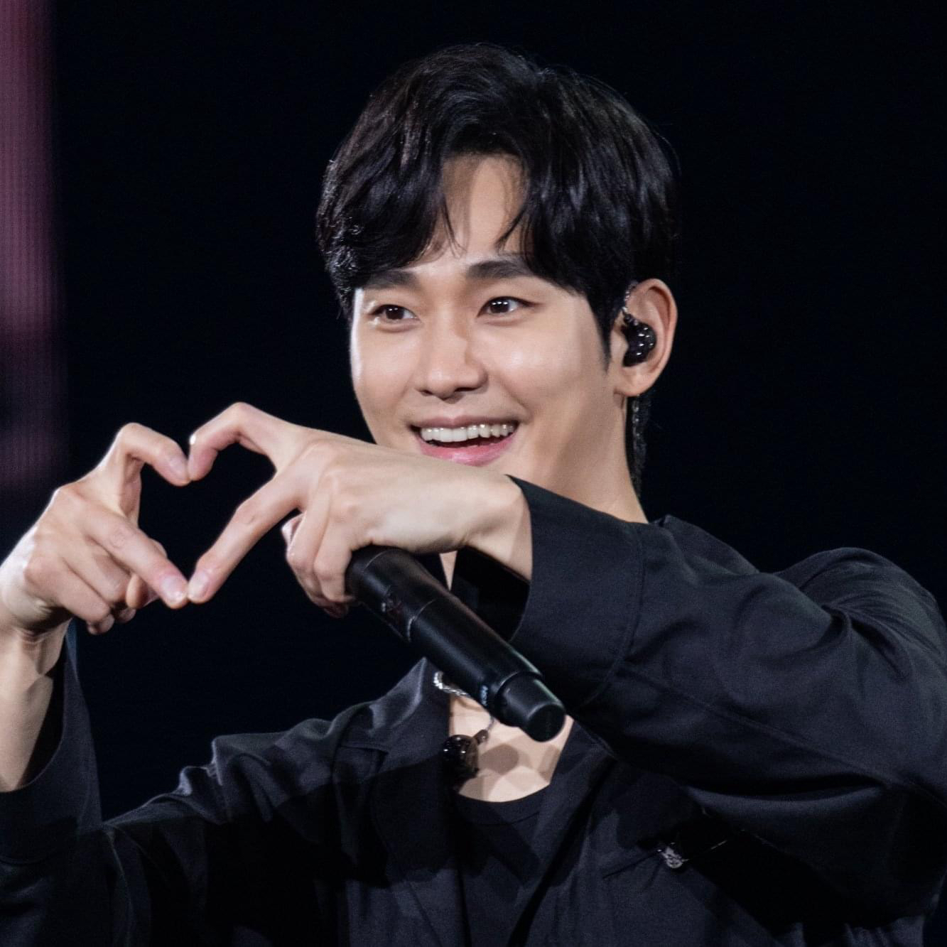 A moment captured by a fan of Kim Soohyun