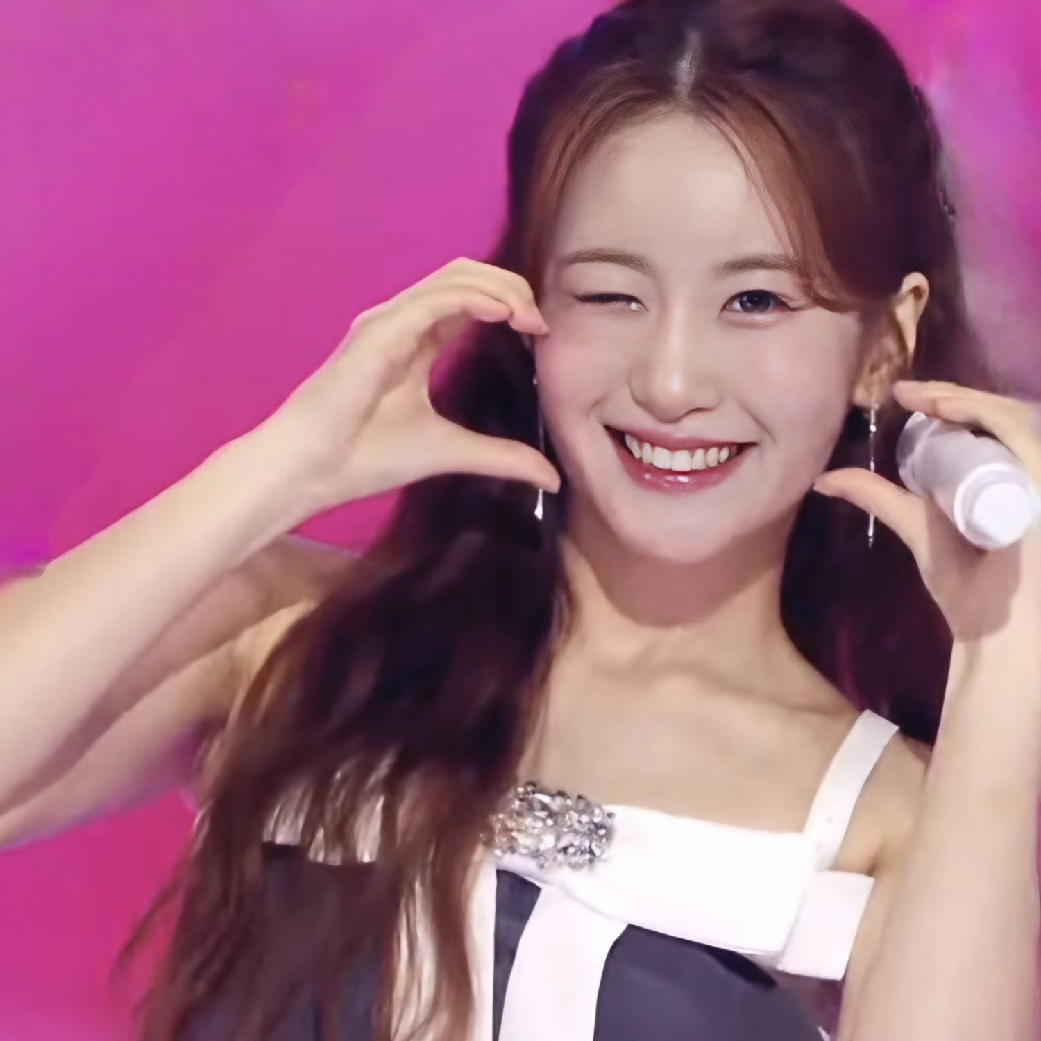 A moment captured by a fan of Oh Yujin