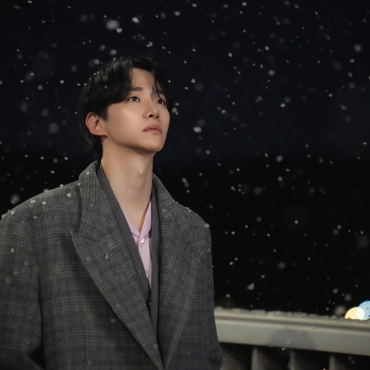 Behind-the-scenes cut of Lee Junho