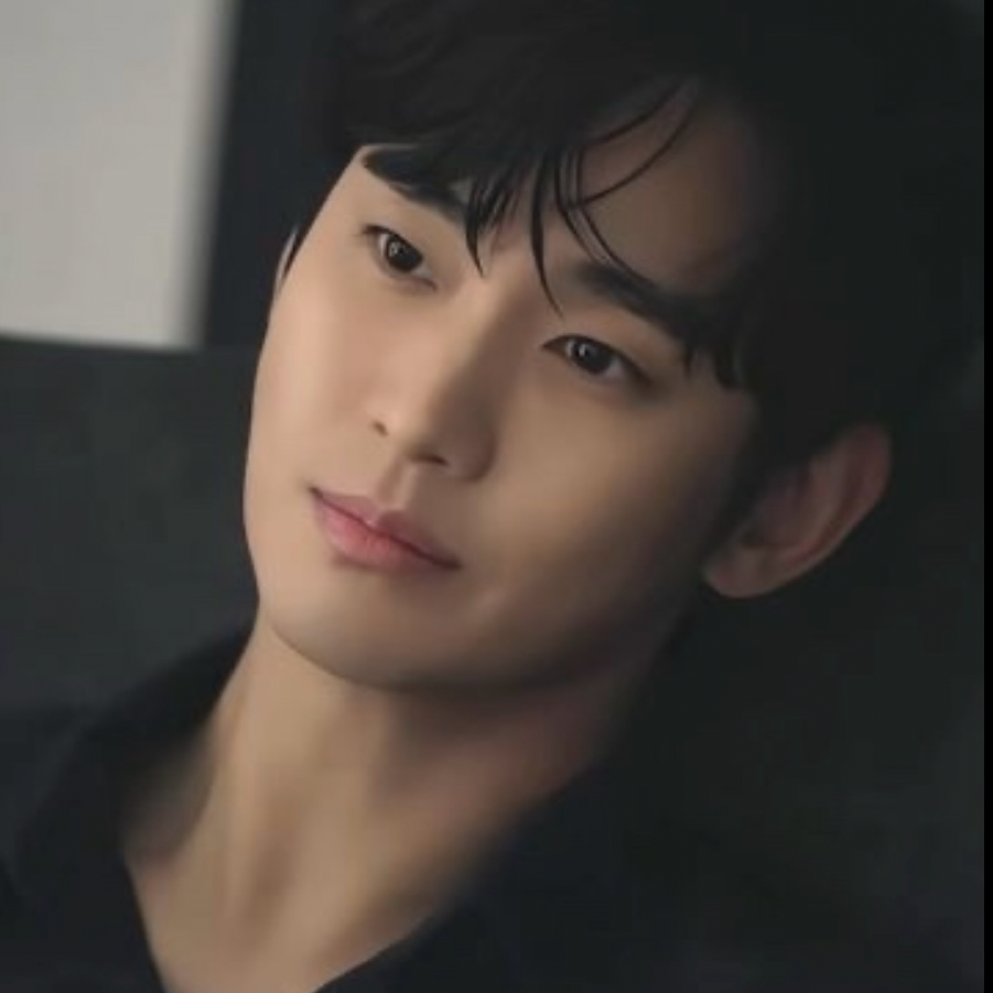 金秀贤的最新照片